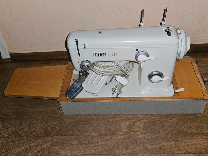 Pfaff 260 Semi-Industriële Naaimachine, Hobby en Vrije tijd, Naaimachines en Toebehoren, Ophalen