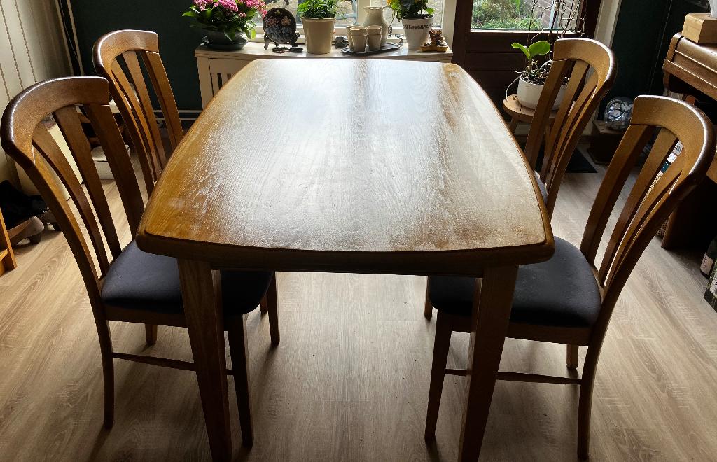 Eetkamer tafel met 4 stoelen, Ophalen, Gebruikt, Klassiek/Modern, 4 tot 6 stoelen