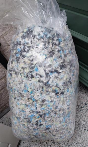 Schuimrubber Vlokken - Kussenvulling 7kg beschikbaar voor biedingen