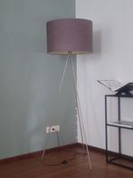Vloerlamp Taupe Kap & Chromen Driepoot, Huis en Inrichting, Lampen | Vloerlampen, Ophalen, Gebruikt, Metaal, Modern