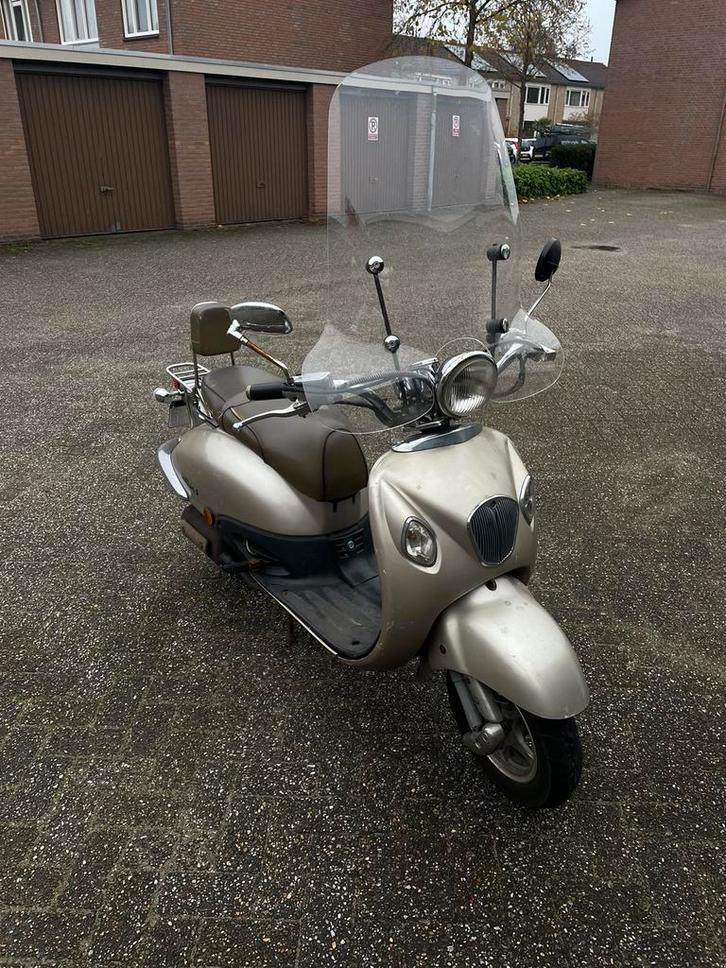 2 x scooter, Fietsen en Brommers, Brommeronderdelen | Scooters, Overige merken, Overige typen, Ophalen