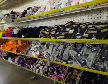 NIEUW Partijtje van 2500 stuks kwaliteit kleding voor Dames, beschikbaar voor biedingen