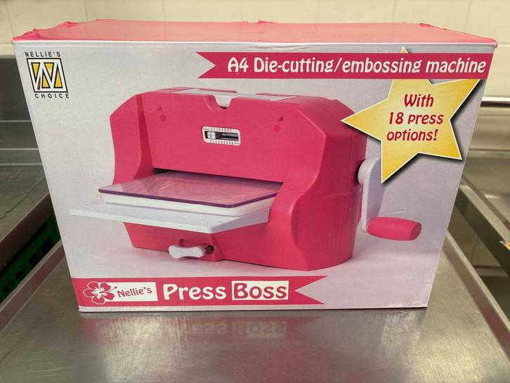 Nellie's Press Boss Embossing Machine, Hobby en Vrije tijd, Knutselen, Gebruikt, Knutselwerk, Ophalen