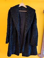 Antieke astrakan jas en muts, handgemaakt in Den Haag, Kleding | Dames, Jassen | Winter, Ophalen of Verzenden, Gedragen