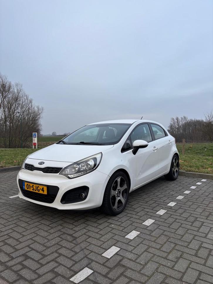 Kia Rio 1.2 super pack I 5DRS 2011 Wit, Auto's, Kia, Particulier, Rio, ABS, Airbags, Airconditioning, Bluetooth, Centrale vergrendeling