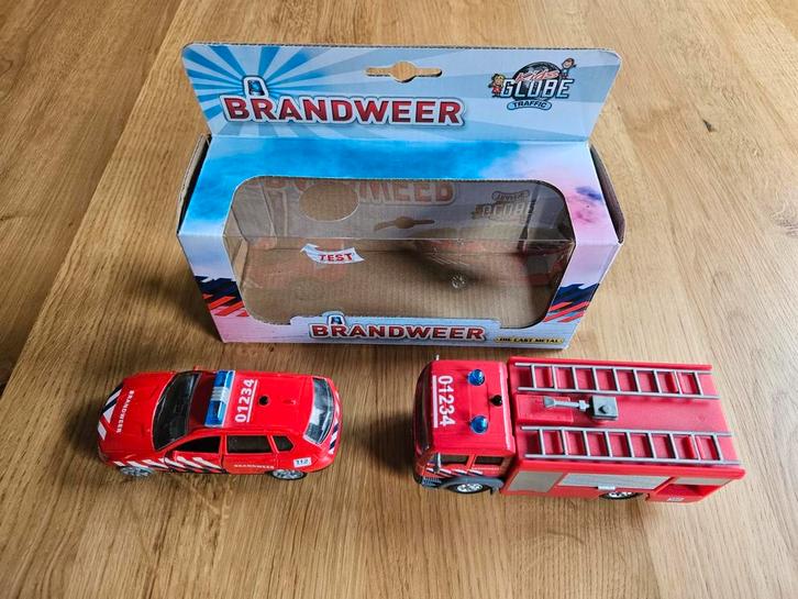 Brandweer - ladderwagen en auto, Kinderen en Baby's, Speelgoed | Speelgoedvoertuigen, Ophalen of Verzenden