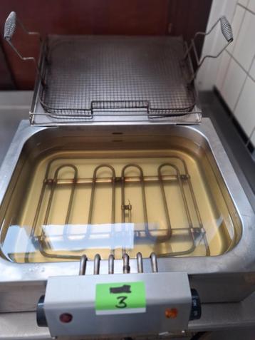 Oliebollen bak beschikbaar voor biedingen