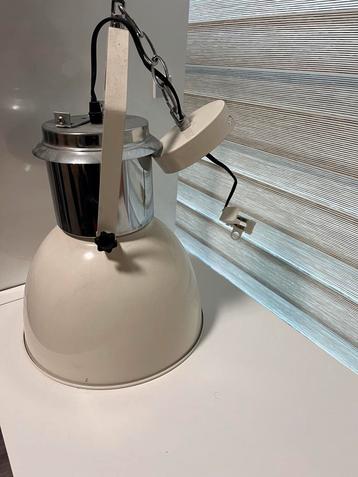 Crème Witte Lampen - Stijlvol & Functioneel beschikbaar voor biedingen