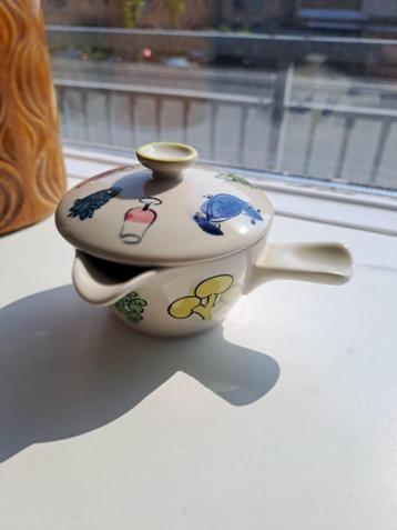 Vintage 1950's Butter Warmer Pouring dish/Jug. Kitsch design