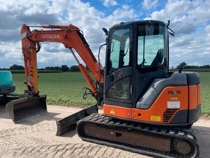Hitachi Zaxis ZX 60 USB-3 CLR Graafmachine (bj 2011), Zakelijke goederen, Machines en Bouw | Kranen en Graafmachines, Graafmachine
