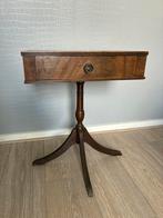 Antiek bijzet tafeltje met laatje, Huis en Inrichting, Tafels | Sidetables, Ophalen, 50 tot 100 cm, Zo goed als nieuw, 25 tot 50 cm