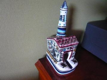 oud Portugees handgeschilderd aardewerk kerkje asbakje 17cm  beschikbaar voor biedingen
