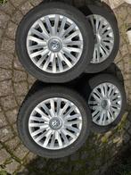 Volkswagen Polo 9N3 wieldoppen en Winterbanden, Auto diversen, Wieldoppen, Ophalen, Gebruikt