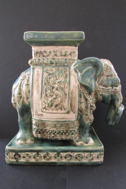 Majolica olifant, Antiek en Kunst, Antiek | Keramiek en Aardewerk, Ophalen of Verzenden