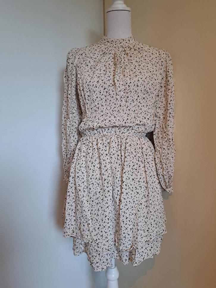 Beige jurk Nomadiya, Kleding | Dames, Jurken, Zo goed als nieuw, Maat 38/40 (M), Beige, Boven de knie, Ophalen of Verzenden