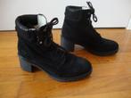 Zwarte suede veterlaarsjes met hak Tamaris.(38), Kleding | Dames, Schoenen, Zwart, Zo goed als nieuw, Schoenen met hoge hakken