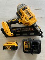 DeWalt DCN692N met oplader & accu, Ophalen of Verzenden, Gebruikt