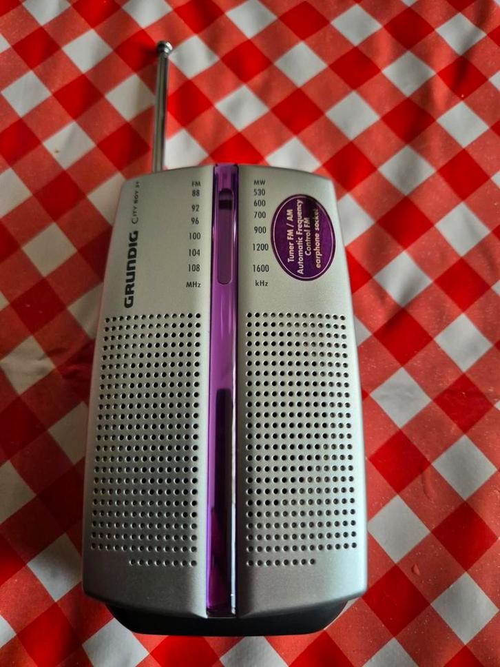 Grundig city boy 31 pocket radio, Audio, Tv en Foto, Radio's, Nieuw, Radio, Ophalen of Verzenden