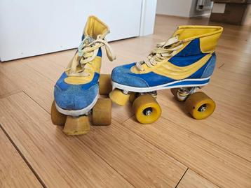 Echte ouderwetse rolschaatsen  beschikbaar voor biedingen