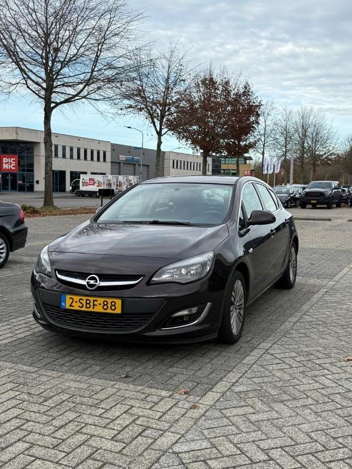 Opel Astra 1.4 Turbo 88KW 5D 2013 Bruin, Auto's, Opel, Particulier, Astra, ABS, Airbags, Airconditioning, Bluetooth, Cruise Control