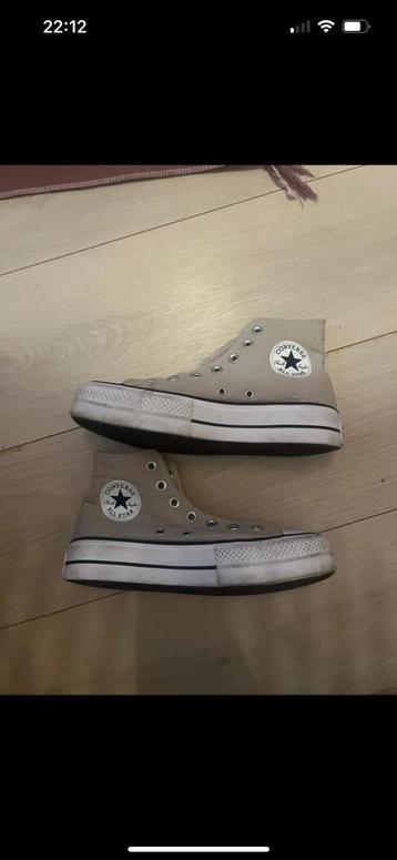 Size 38 beschikbaar voor biedingen