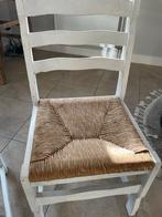 1 geverfde witte stoel met rieten zitting., Huis en Inrichting, Stoelen, Ophalen of Verzenden, Bruin