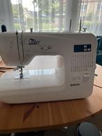 Computer naaimachine Uten, Hobby en Vrije tijd, Ophalen, Zo goed als nieuw, Naaimachine, Overige merken