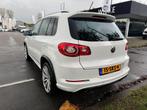Volkswagen Tiguan 1.4 TSI R Line Panorama Xenon Navigatie PD, Voorwielaandrijving, Euro 5, Zwart, 4 cilinders