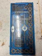 Nieuw Gewindebohrer und Schneideisensatz, Doe-het-zelf en Verbouw, Gereedschap | Handgereedschap, Ophalen of Verzenden, Gebruikt