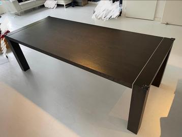 Grote houten eettafel - 100x240 cm beschikbaar voor biedingen