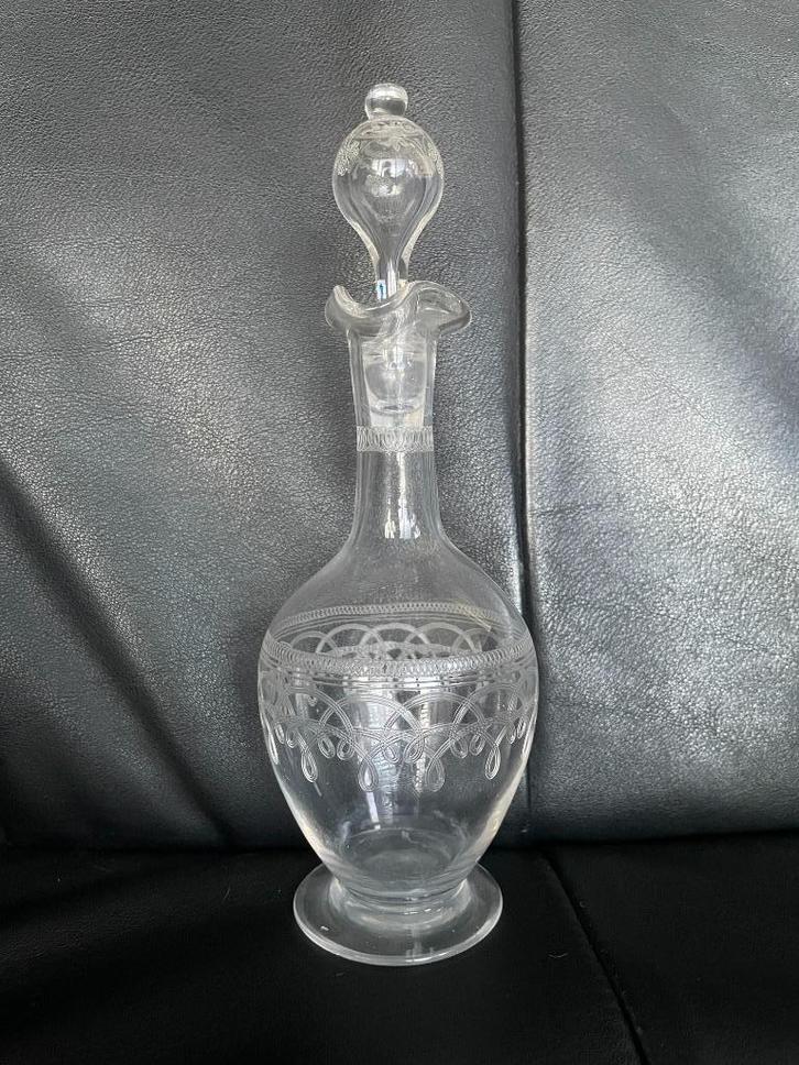 Antiek-vintage klein glazen karaf mooi geslepen en origineel, Antiek en Kunst, Antiek | Glas en Kristal, Verzenden