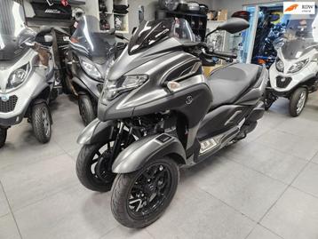 Yamaha Tricity 300 ABS 2021 4500KM NIEUWSTAAT RIJKLAAR GARAN beschikbaar voor biedingen