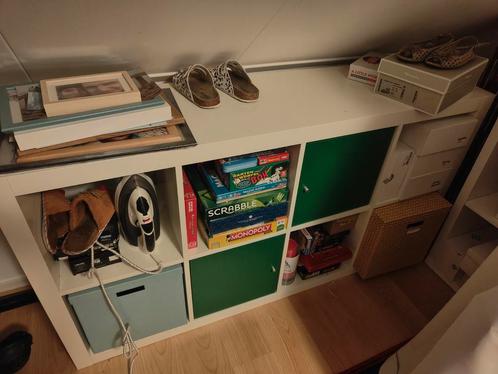Ikea Expedit kast 2x4 – wit met twee groene deuren, Huis en Inrichting, Kasten | Wandmeubels, Gebruikt, Minder dan 100 cm, Minder dan 150 cm
