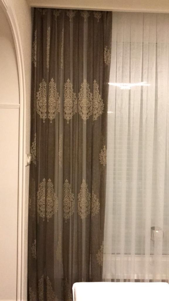 Bruine siergordijnen op maat, zo goed als nieuw!, Huis en Inrichting, Stoffering | Gordijnen en Lamellen, Zo goed als nieuw, 200 cm of meer