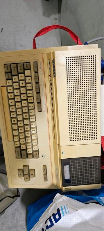 Sharp MZ-821 retro computer + losse datasette + handleidinge beschikbaar voor biedingen