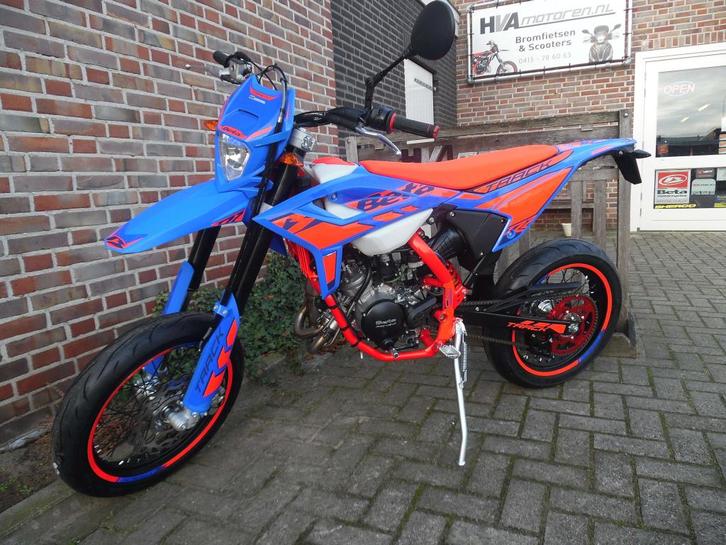 Beta Track  2T 2026 / NIEUW  E5+ 0 km BLAUW/ROOD, Fietsen en Brommers, Brommers | Derbi, Nieuw, Ophalen of Verzenden