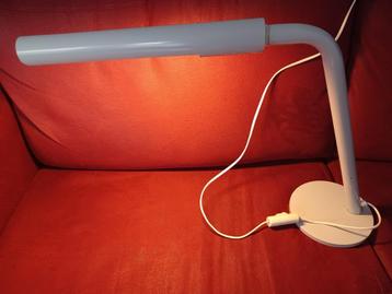 Bureaulamp TL. Lamp is instelbaar voor de richting beschikbaar voor biedingen