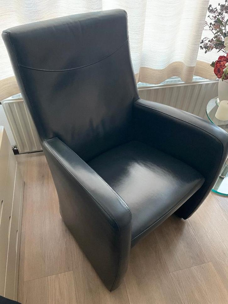 Leolux fauteuil Lapita leder nachtblauw nieuwstaat, Huis en Inrichting, Fauteuils, Zo goed als nieuw, Leer, 50 tot 75 cm, Minder dan 75 cm