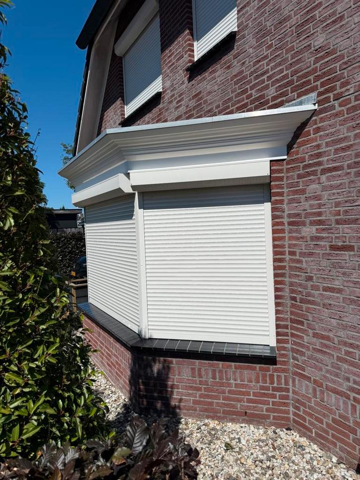 Elektrische rolluiken met afstandsbediening, Doe-het-zelf en Verbouw, Rolluiken, Gebruikt, 100 tot 150 cm, 100 tot 150 cm, Wit
