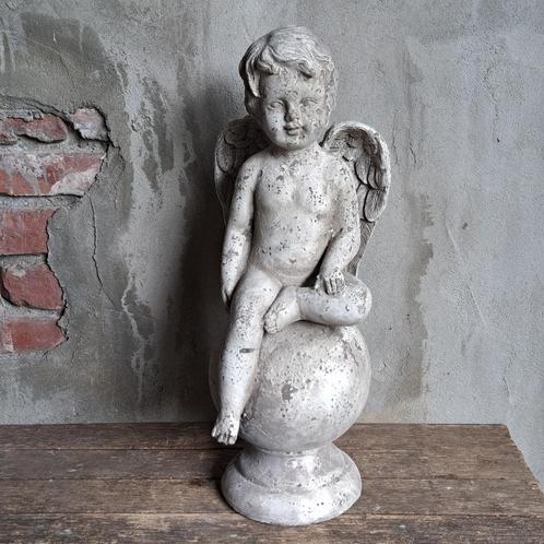 Decoratieve engel op bal betonlook hoogte 50cm *Etage3*, Huis en Inrichting, Woonaccessoires | Overige, Zo goed als nieuw, Ophalen of Verzenden
