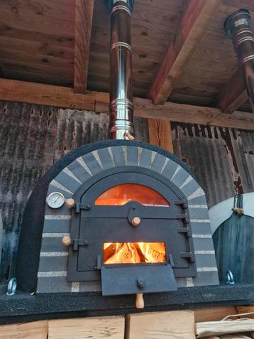 pizzaoven 🍕 geïsoleerd houtgestookt  pizza tuin steenoven  beschikbaar voor biedingen