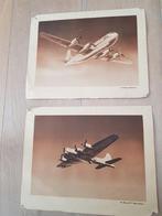 2 oude prenten  rond 1950 Boeing 377 en B17 Flying Fortress, Gebruikt, Ophalen of Verzenden, Kaart, Foto of Prent