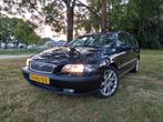 Volvo V70 2.3 T-5 250PK NIEUWE APK/ NW DISTRIBUTIERIEM, Auto's, 1800 kg, Beige, 1574 kg, Zwart