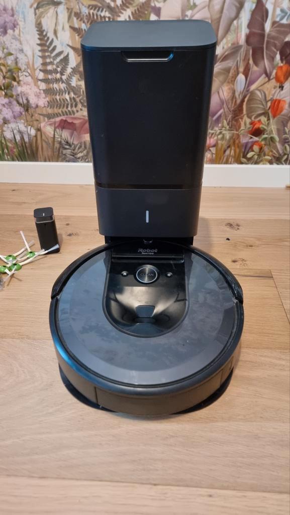 Roomba i7 + Basisstation + grote accu capaciteit, Witgoed en Apparatuur, Stofzuigers, Gebruikt, Robotstofzuiger, Reservoir, Ophalen of Verzenden