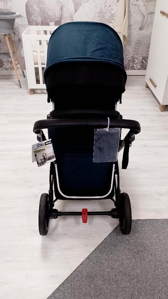 Thule Sleek Navy Blue, Kinderen en Baby's, Overige Kinderen en Baby's, Zo goed als nieuw, Ophalen
