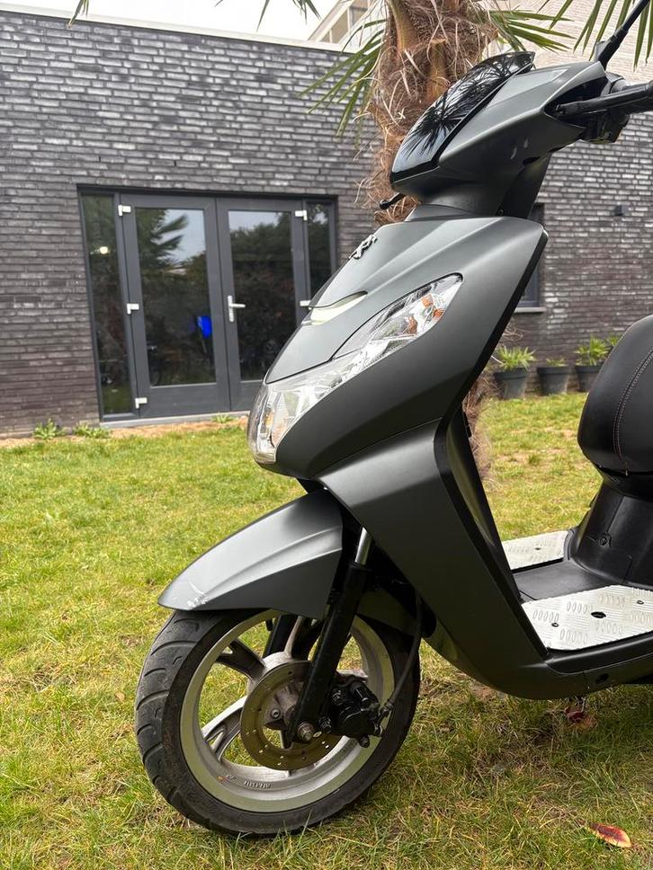 Peugeot Kisbee, Fietsen en Brommers, Scooters | Peugeot, Gebruikt, Overige modellen, Benzine, Ophalen