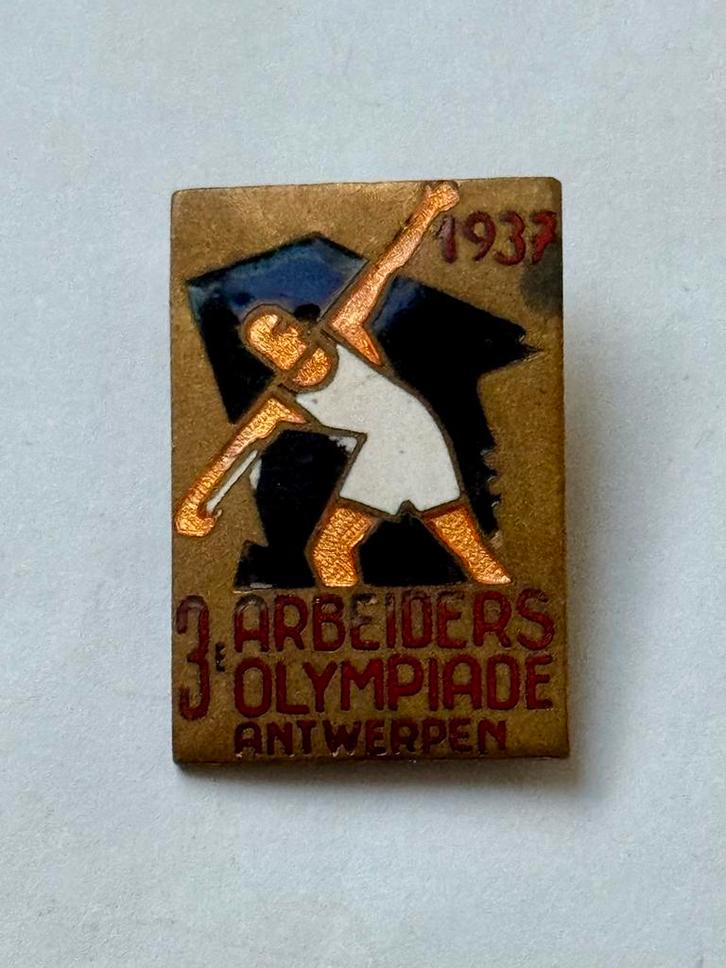 Emaille Speld 3e Arbeiders Olympiade Antwerpen 1937, Verzamelen, Speldjes, Pins en Buttons, Gebruikt, Speldje of Pin, Sport, Ophalen of Verzenden