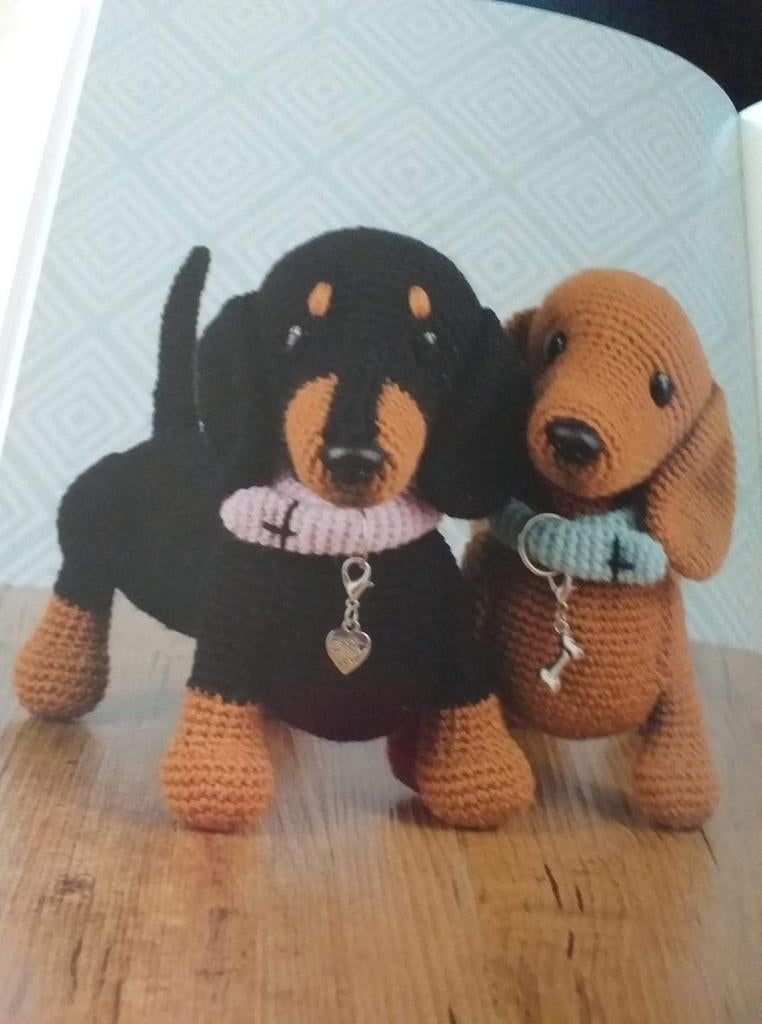 Leuke gehaakte teckel, Ophalen of Verzenden, Nieuw, Haken, Overige typen