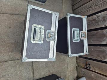 3 x Flightcase met 9 x Par56 LED beschikbaar voor biedingen