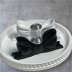 Strikjes Kandelaar - Charmant & Uniek, Huis en Inrichting, Overige materialen, Wit, Nieuw, Ophalen of Verzenden